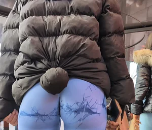 Two in one blue scrunched leggings ass caught second time OC