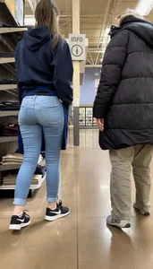 Plump petite Kroger worker teen
