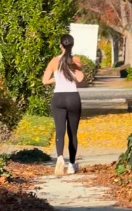 FAT ASS IN LEGGINGS (CLOSE UPS) OC