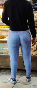 Big Bubble Ass in Yoga Pants Supermarket Creepshot