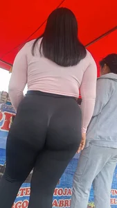chubby butt in black leggings,[OC] part 3.