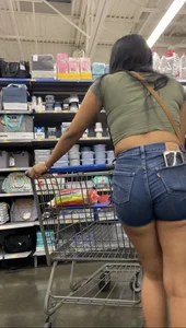 A post full of Latinas