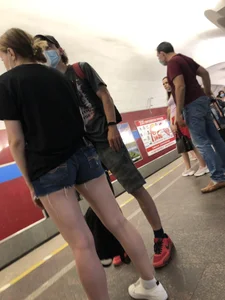 Nice Candid Booty in Tight Denim Shorts And Hot Stocky Legs Subway Creepshots
