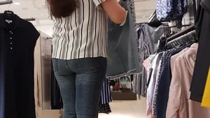 Thick girl shopping in tight jeans with a decent ass