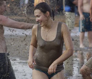 Candid tits and pokies