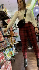 Sexy Milf in Xmas Checkered Leggings (oc)