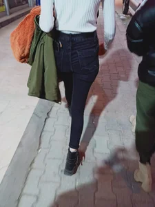 Skinny candid teen girl wearing black jeans street creepshots, closeup of her booty and slim legs