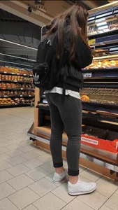 Teen looking for some buns