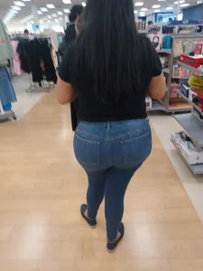 FAT A$$ BOOTY LATINA waiting in line