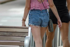 A bunch of chicks in shorts