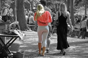 Candid girls in leggings, yoga pants, lulus and lycra