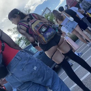 MUST SEE ! Latina goth girl showing off her cheeks