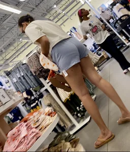 Small ass BIG WEDGIE !(oc)