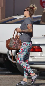 Candid girls in leggings and tights