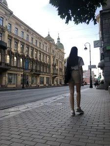 Cute Young Girl in Shorts Street And Subway Candid Gallery