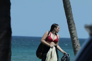 Candid Florida beach and bikini girls