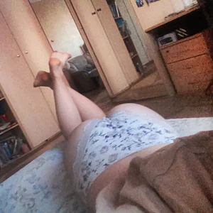 Teen girls and their feet