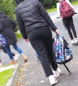 Candid Milf in Loose Pants Street Creepshot