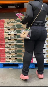Nice thick milf in jeans