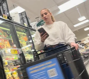 Tall Blonde Pawg blue leggings