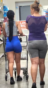 Out In The Wild 55 ( Slim Bubble latina blue leggings)