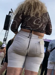 Pawg with bubble as in white jean shorts part 2