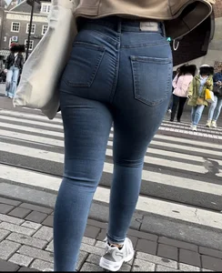 Slim Thick Tight Jeans