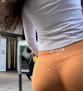 GOATED PEACHY BOOTY  VPL FROM CLOSE