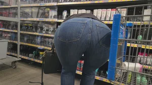 Cute Blonde GILF PAWG VPL