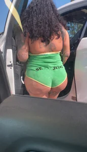 Thick slut showing ass pt.2