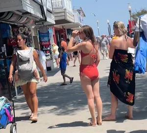 Boardwalk Shopper