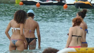 Amazing ebony ass in blue bikini with other sexy friends in bikinis