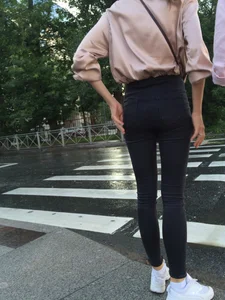 Girls with Skinny Legs in Tight Jeans City Street Candid Photos
