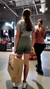 Teen in tight yoga shorts…VPL
