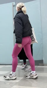 Hot pink leggings in the mall