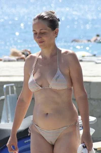 Candid babes in bikinis