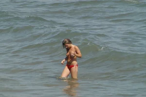 Sexy mature girls on Vilanova topless beach