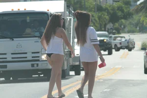 Various sexy Florida beach and bikini girls