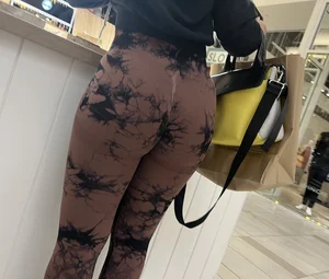 Fit Latina shopping (oc)