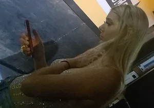 Nashville Ass 1: amazing blonde in short cut off jean shorts