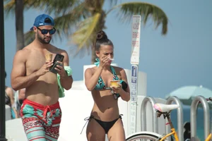 Sexy Florida beach bikini girls