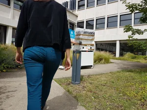 Office lady in tight jeans with vpl