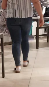 Thick girl shopping in tight jeans with a decent ass
