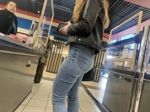 Teen slut tight jean ass