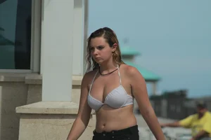 Deerfield Beach girls in bikinis
