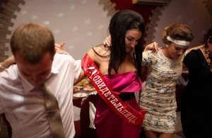 Candid boobs, nip slip and downblouse pics