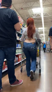 Nice lil cake in high rise jeans