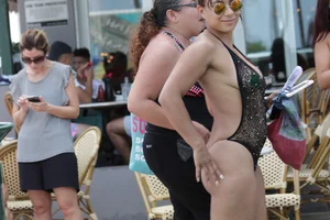Florida beach and bikini girls