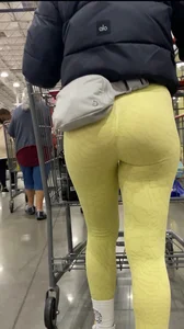 petite baddies with scrunch leggings