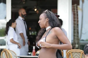 Ebony girls in bikinis